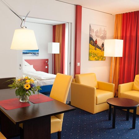 Stay2Munich Hotel & Serviced Apartments Brunnthal Eksteriør bilde