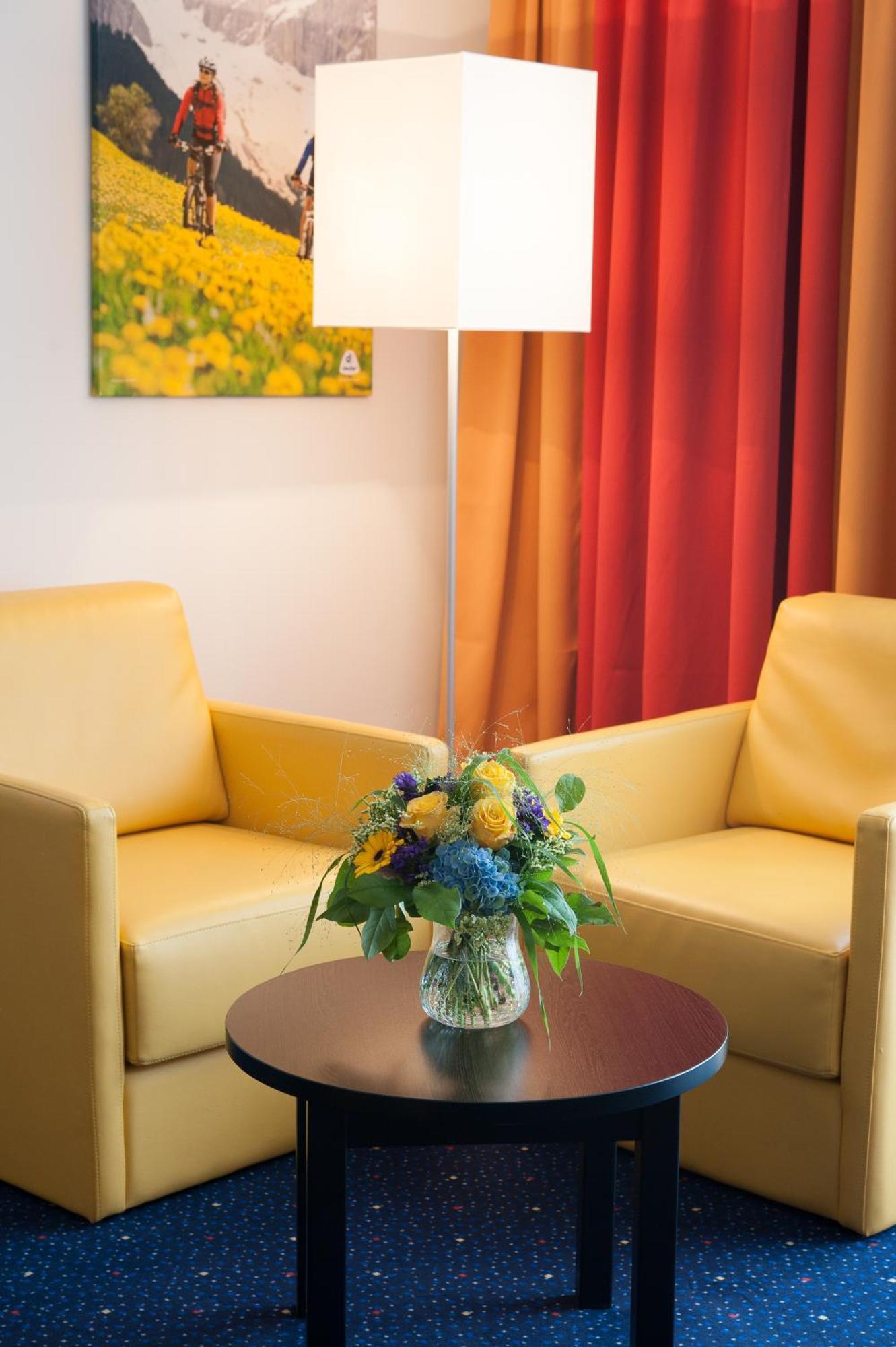 Stay2Munich Hotel & Serviced Apartments Brunnthal Eksteriør bilde