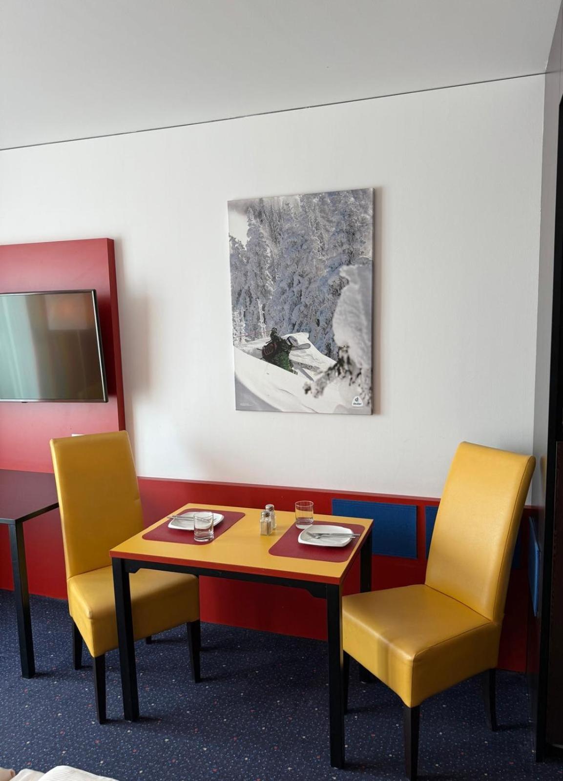Stay2Munich Hotel & Serviced Apartments Brunnthal Eksteriør bilde