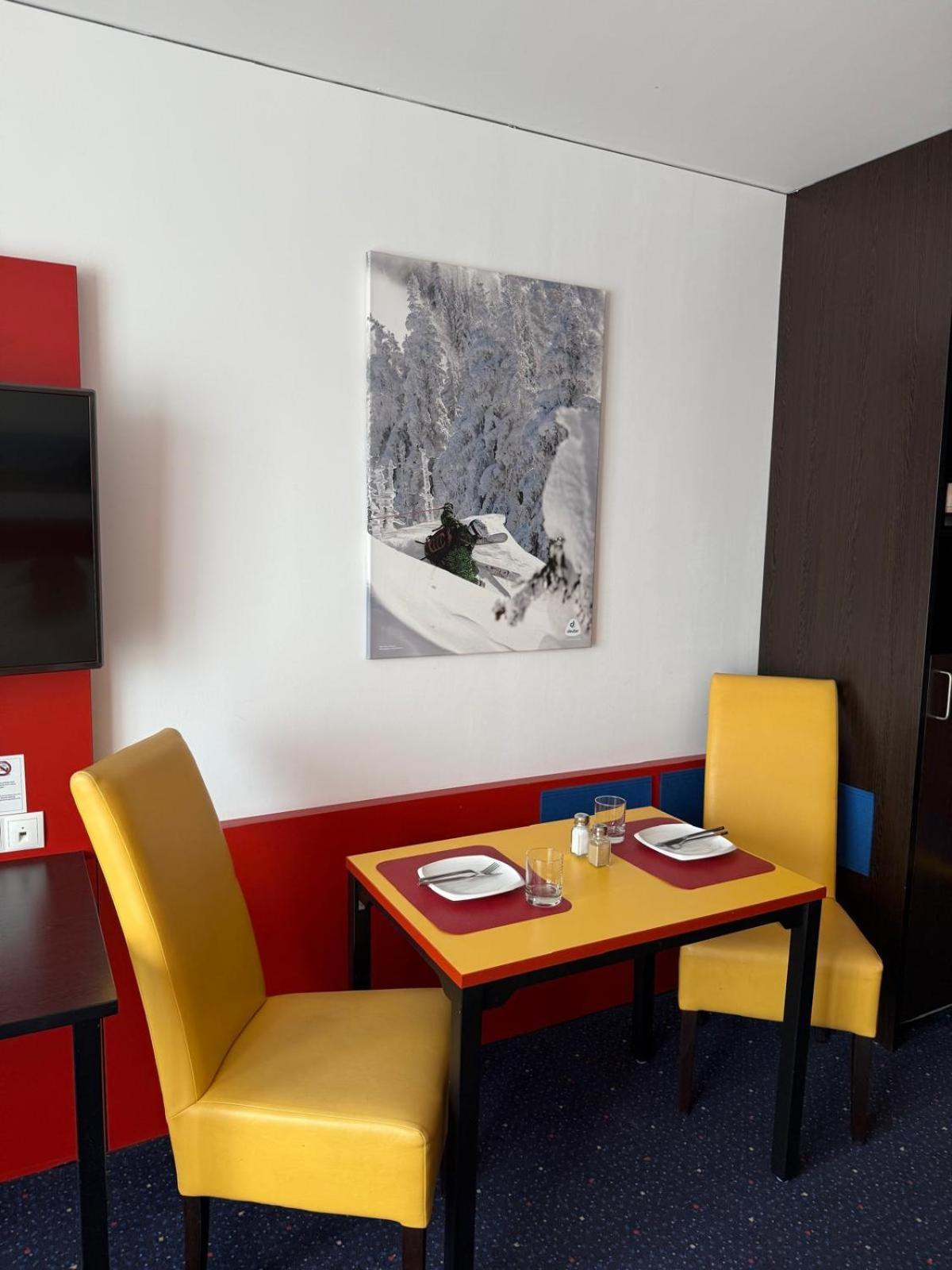 Stay2Munich Hotel & Serviced Apartments Brunnthal Eksteriør bilde