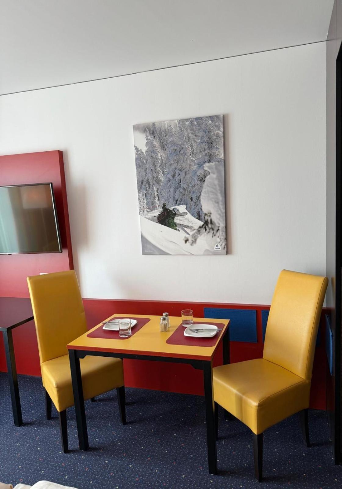 Stay2Munich Hotel & Serviced Apartments Brunnthal Eksteriør bilde