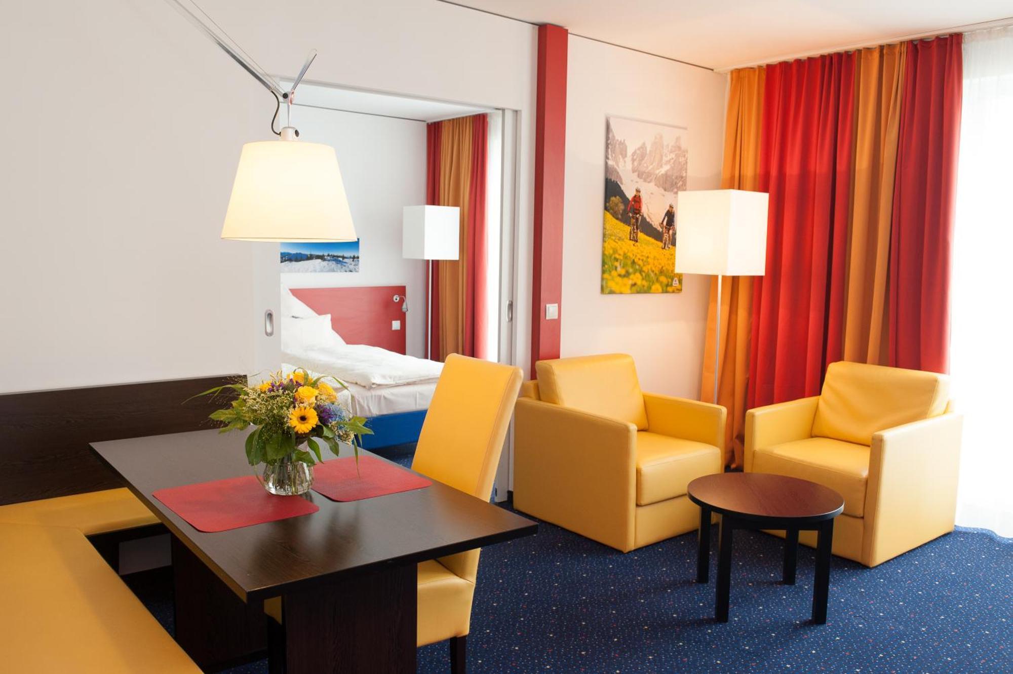 Stay2Munich Hotel & Serviced Apartments Brunnthal Eksteriør bilde
