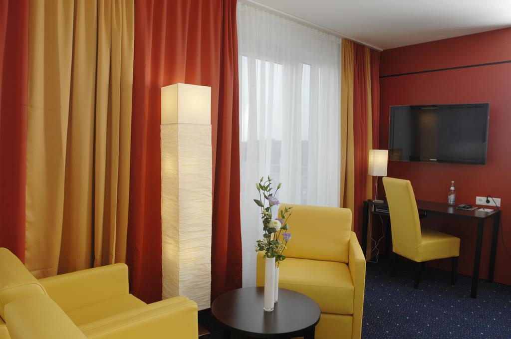 Stay2Munich Hotel & Serviced Apartments Brunnthal Eksteriør bilde